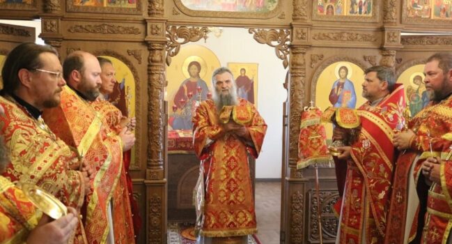 В день отдания праздника Пасхи епископ Валуйский и Алексеевский Савва совершил Божественную Литургию на подворье возрождающегося Николо-Тихвинского женского монастыря посёлка Пятницкое