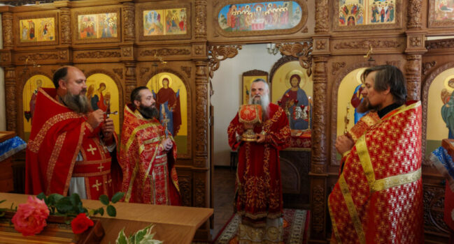 Епископ Валуйский и Алексеевский Савва совершил Божественную Литургию в Николо-Тихвинском женском монастыре поселка Пятницкое
