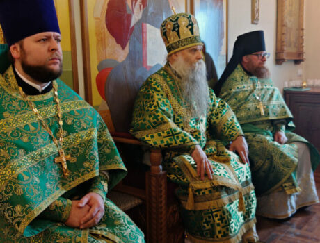 Преосвященнейший епископ Савва совершил Божественную Литургию в Николо-Тихвинском женском монастыре поселка Пятницкое