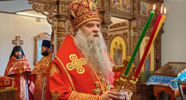 В пятницу Светлой седмицы епископ Валуйский и Алексеевский Савва совершил Божественную Литургию в Николо-Тихвинском женском монастыре поселка Пятницкое