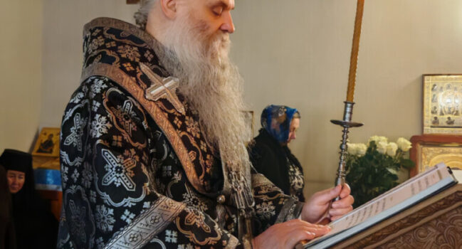 Преосвященнейший епископ Валуйский и Алексеевский Савва совершил Пассию в Николо-Тихвинском женском монастыре поселка Пятницкое
